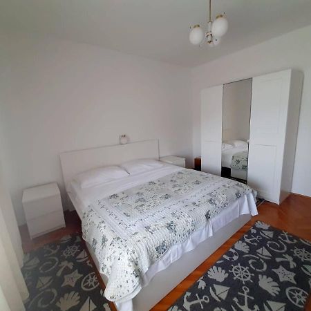 Apartment Riko - Accomodation "With" The Adriatic Sea Kampor Kültér fotó