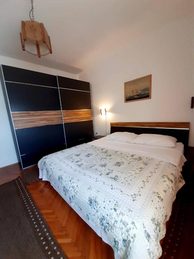 Apartment Riko - Accomodation "With" The Adriatic Sea Kampor Kültér fotó